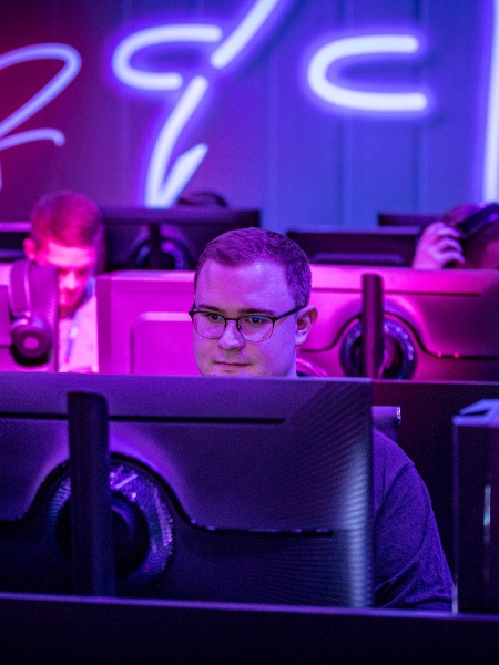 Samsung booth at gamescom (Portrait)