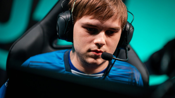 S04 holt wichtigen Sieg, G2 und Rogue weiter ungeschlagen