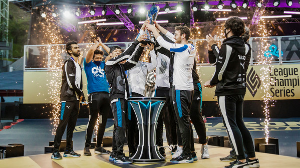 Vierter LCS-Titel für Cloud9: Perkz und Co. ringen Team Liquid nieder