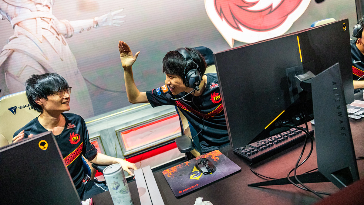 FPX im LPL-Finale - Titelverteidiger Top Esports nur Vierter