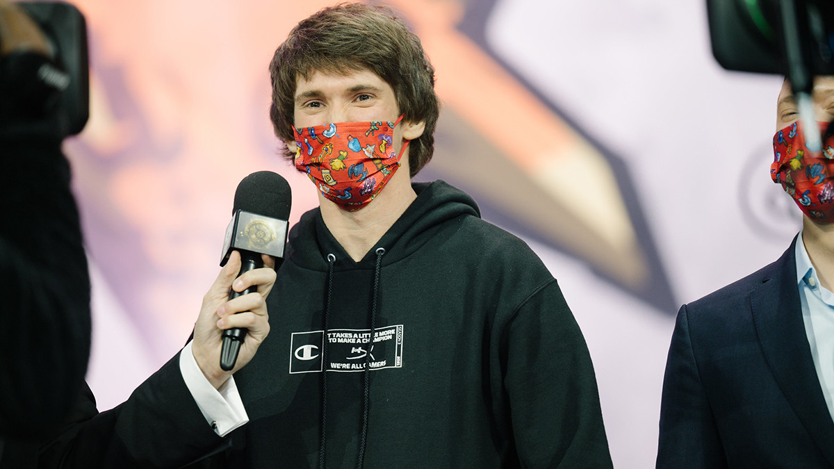 Confusion after B8's announcement - Was Dendi kicked from his team?