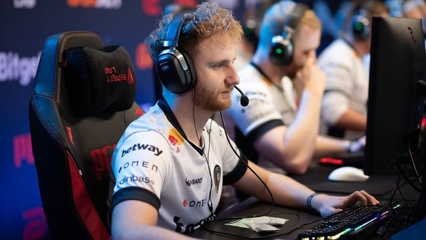 BIG ringt FaZe Clan in Overtime nieder