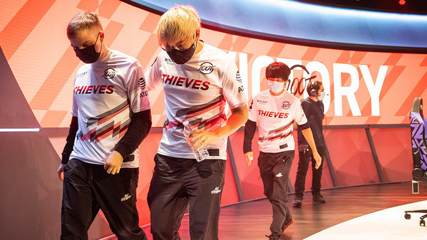 100 Thieves blamieren sich - EG-Profi Danny mit Pentakill