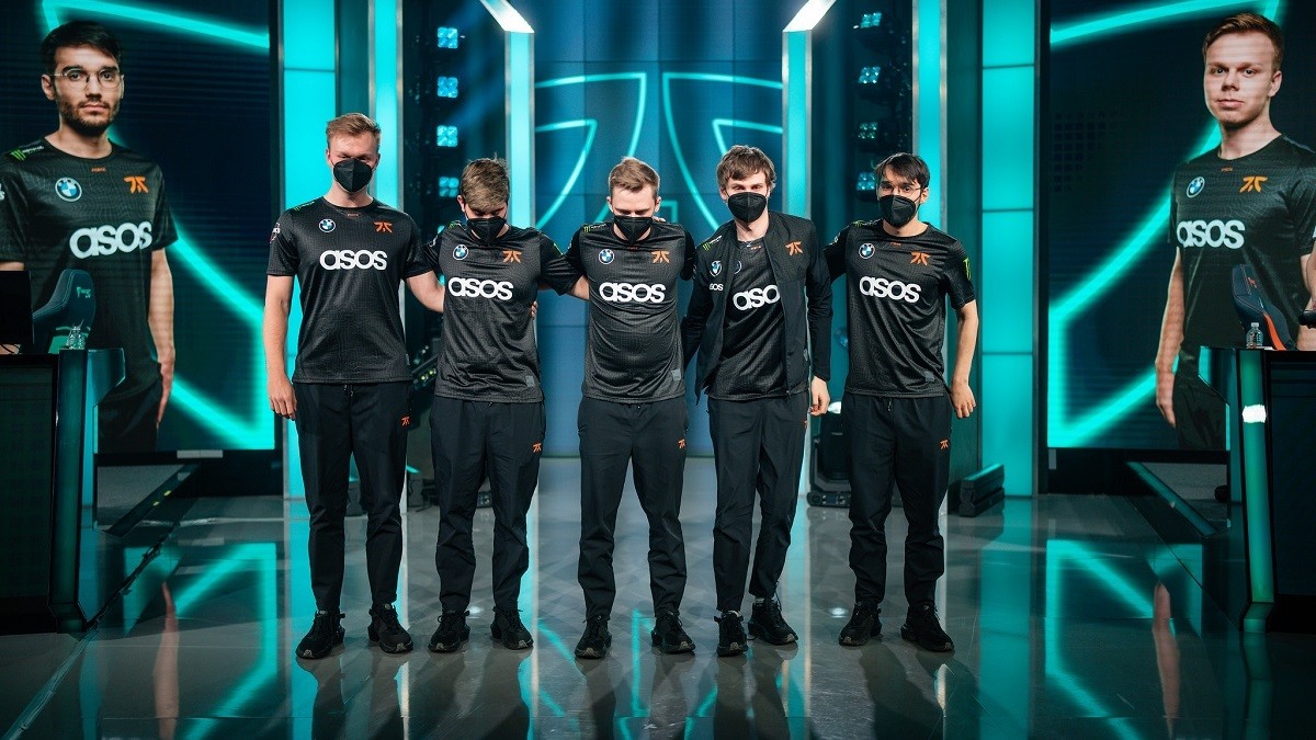 Fnatic gewinnt LEC-Topspiel gegen G2 - Rogue erreicht Playoffs