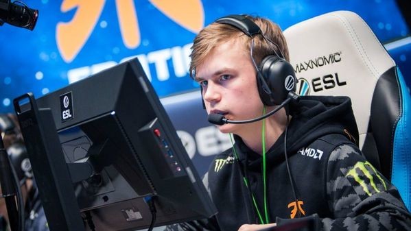 Brollan wechselt zu den Ninjas in Pyjamas