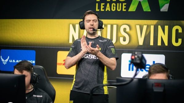 71 Runden auf Mirage: NAVI und AGO spielen Marathon