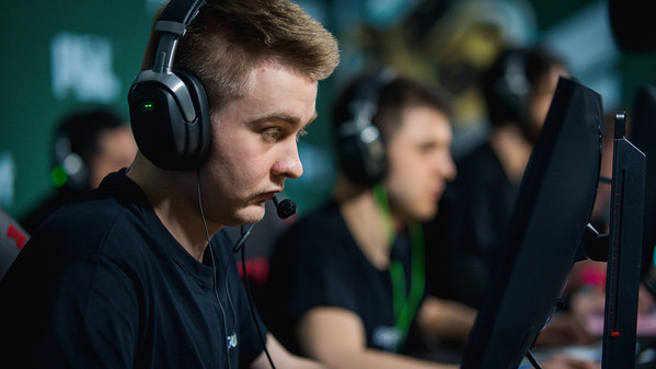 Outsiders lösen Ticket für Legends Stage - Liquid weiter im Rennen