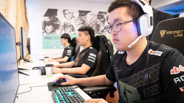 Nach MSI-Triumph: RNG tauscht Top-Laner Bin ein