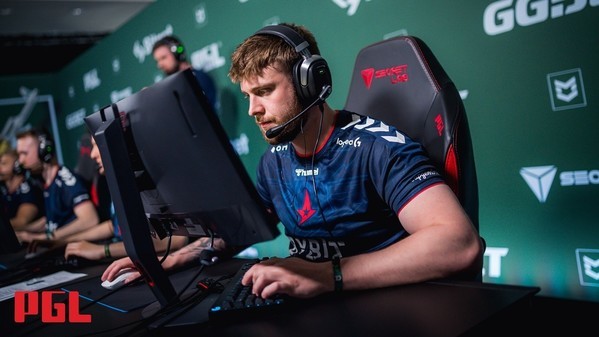 Nach Auftaktpleite: Astralis gewinnt Gruppe A der Fall Groups