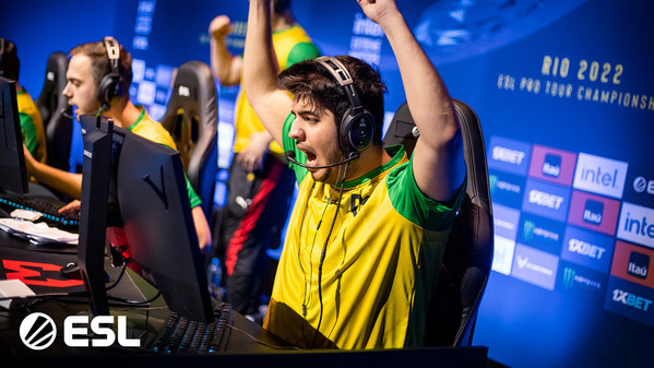 MOUZ schockt Cloud9 und erreicht die Top 4 beim Major