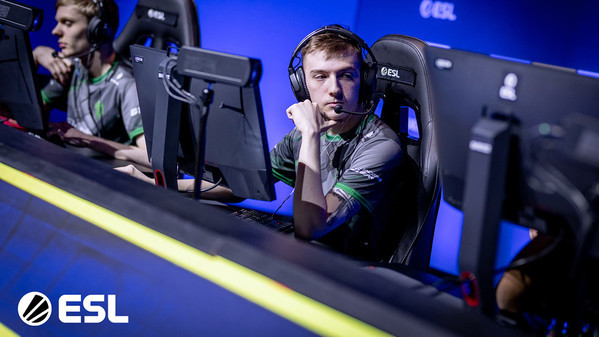 Sprout und Bad News Eagles komplettieren Elisa Masters