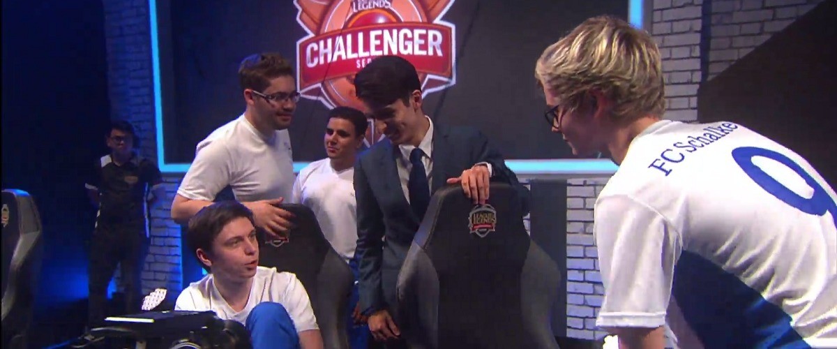 Schalke 04 zieht ins Promotion-Turnier ein