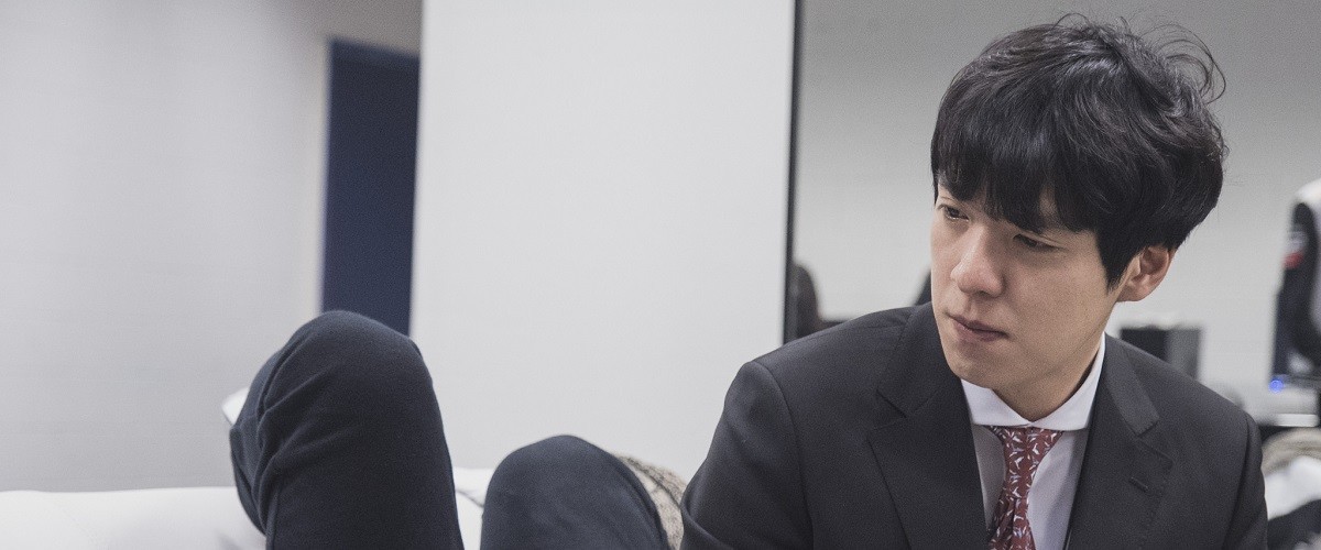 kkOma scherzt in Richtung LZ: Werden bald von Angst und Druck geplagt sein