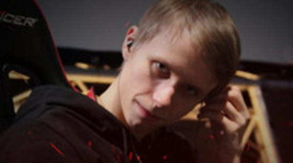 Vanskor returns to Team Empire