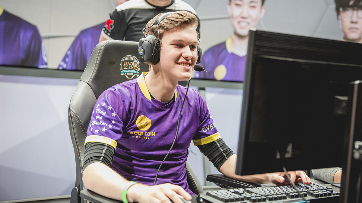 H2k-Gaming mit Santorin, Smittyj und Sprattel