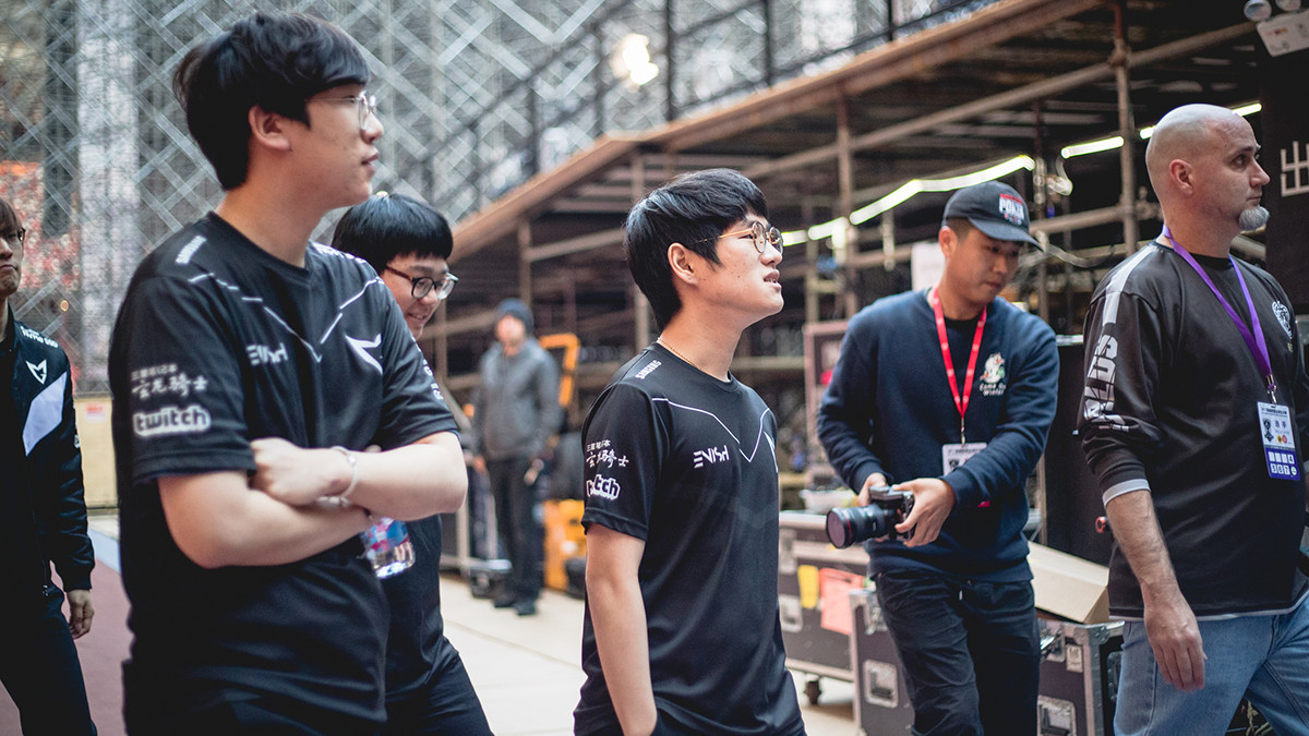 World Champion-Squad sucht neue Solo-Laner