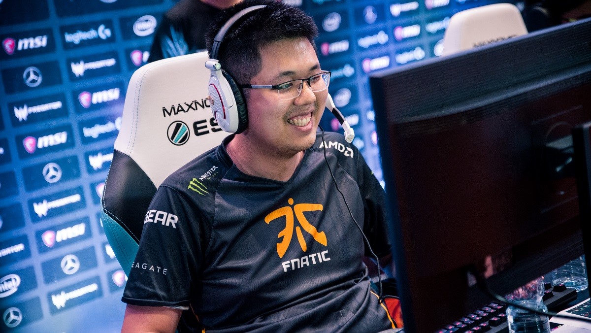 EE and CCnC complain about leaked patch information