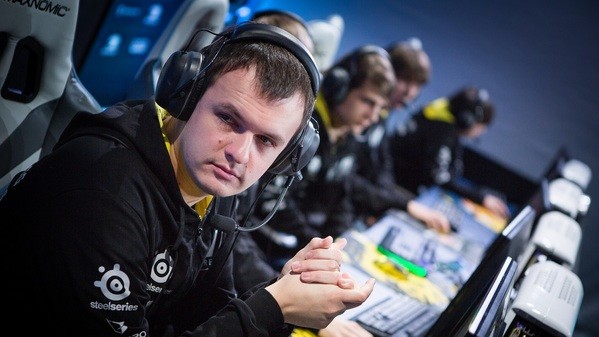 V1lat and XBOCT join the English casters for Summit 9