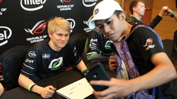 Pajkatt - from offline misery to TI champ?