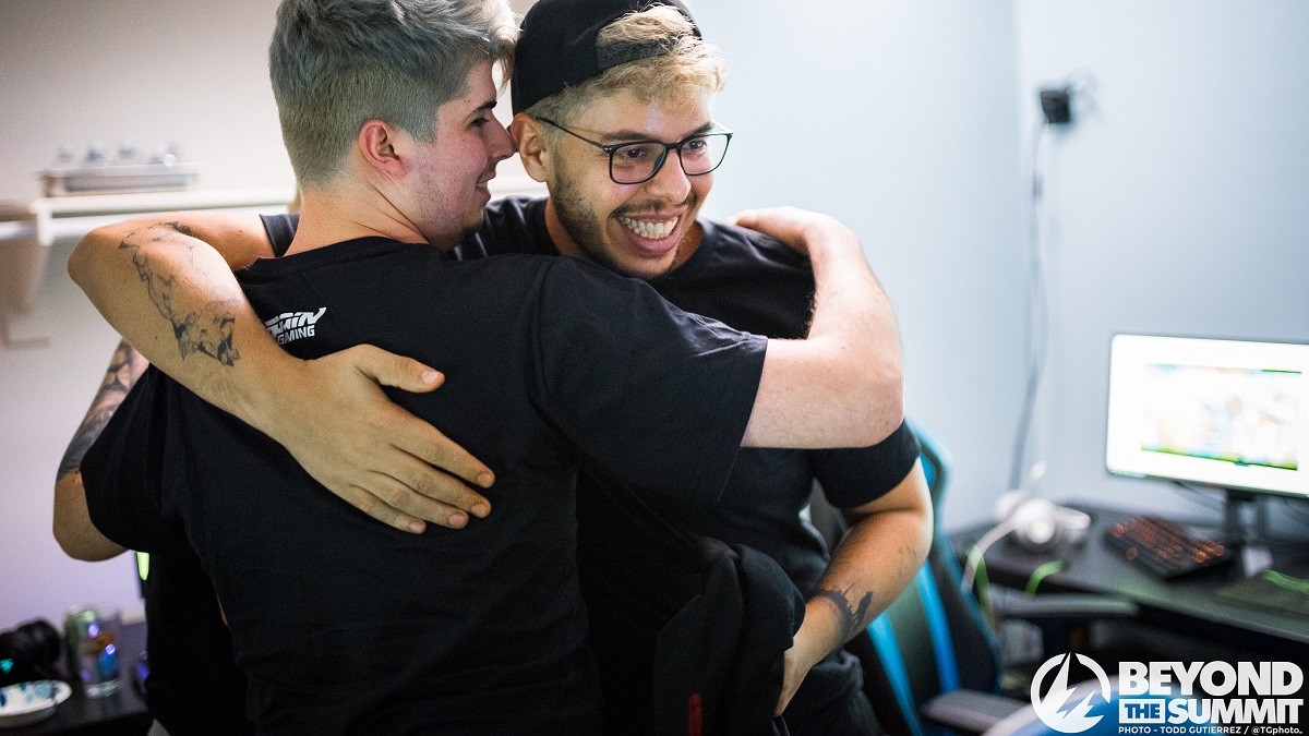 How will the Group Stage end at Dota Summit 9?