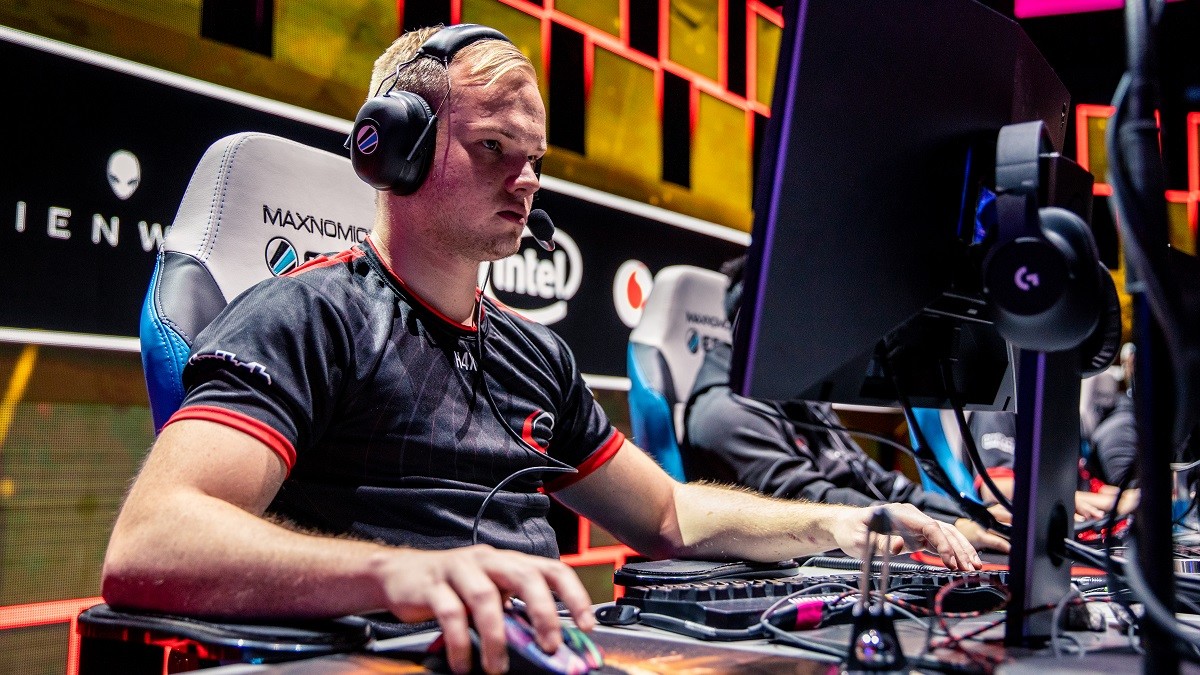compLexity and Na’Vi hit the ground running