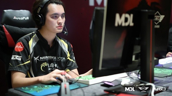 iceiceice can't stop EG in the Lower Bracket