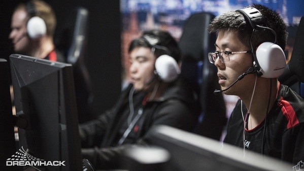 *UPDATE* EE and Sneyking leave, while Skem gets benched by coL