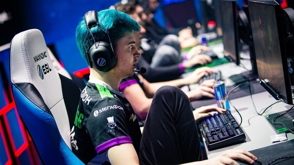 Virtus.pro on course for Major qualification