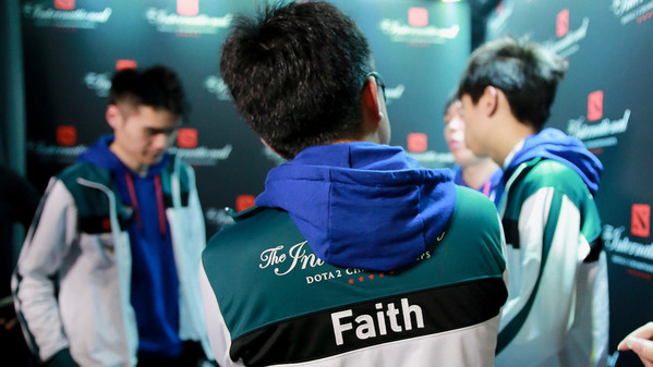 Legendary TI2 winner duo reunited at Mr Game Boy