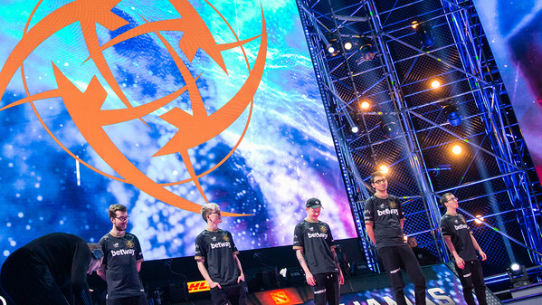 Underdog Final in the Eastern Bracket as Gambit gets taken out