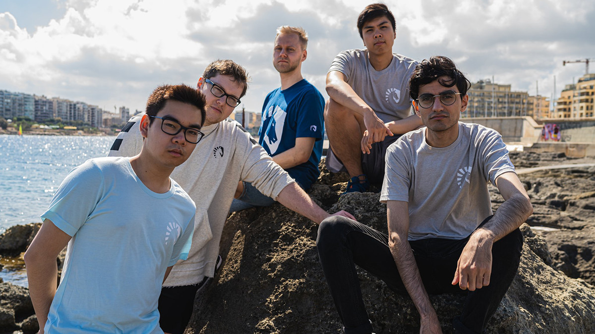 DreamLeague Season 12: the first LAN after The International