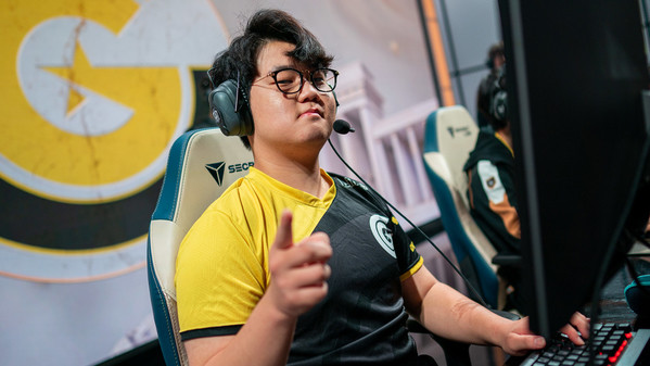 Vertrag über 2,3 Millionen US-Dollar? Huni verlängert angeblich bei Dignitas