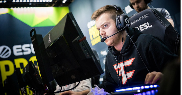 Astralis gewinnt Krimi - FaZe Clan scheidet aus