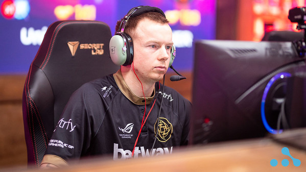 Ninjas are out – Only six teams left at Bukovel