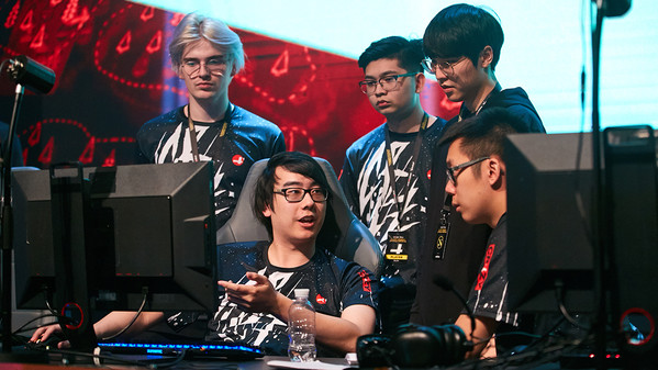 New roster of CR4ZY completed their first matches at StarLadder