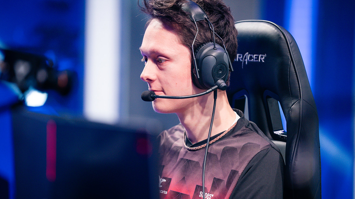 mouz mit erfolgreichem Start, Schalke 04 enttäuscht