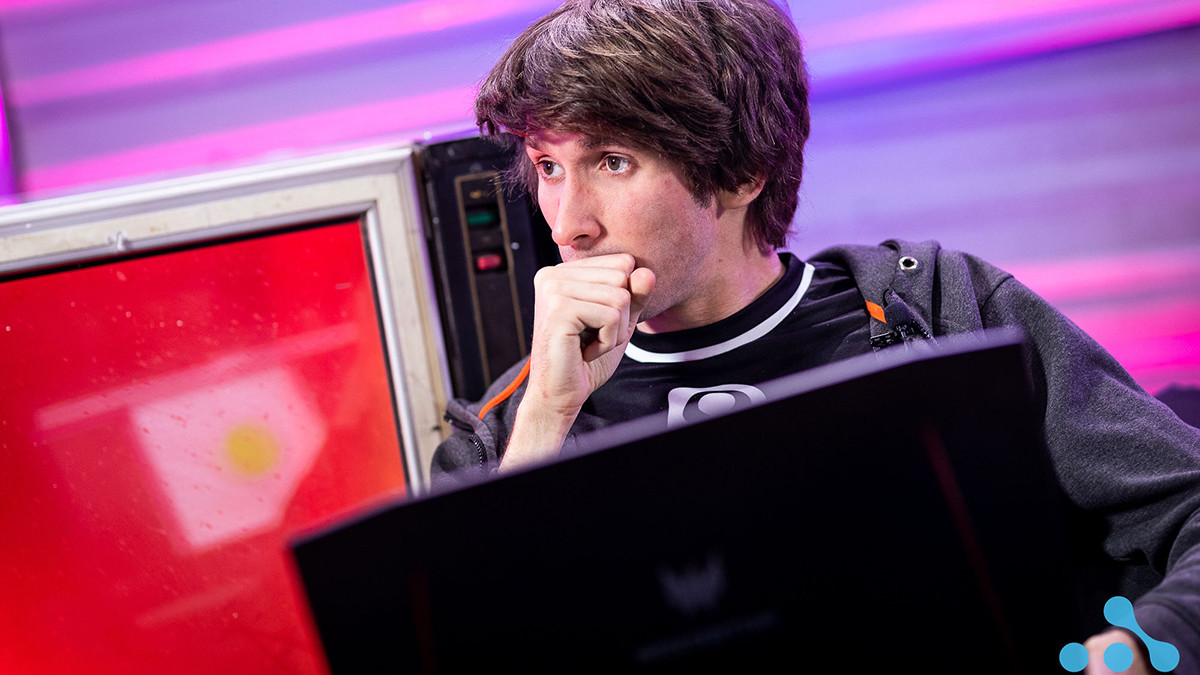 B8 kick two players – who could join Dendi?