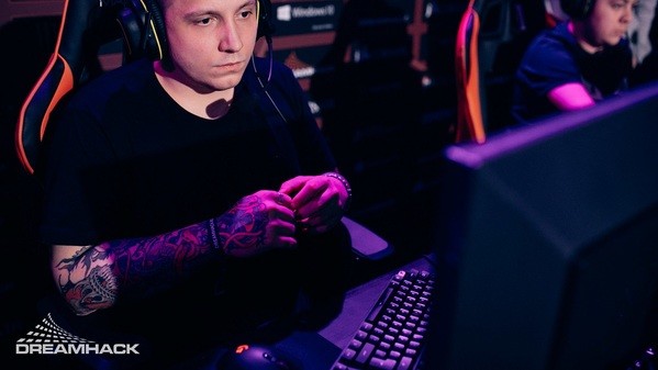 Former FlyToMoon & Double Dimensions pro Flow dies, aged 25