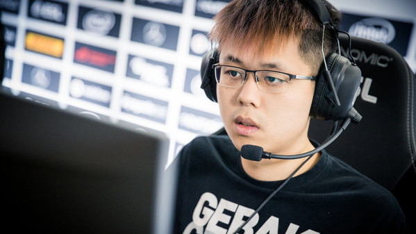 Underdogs conquer DOTA Summit favourites