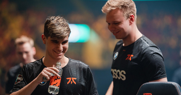 Fnatic feiert dominanten Worlds-Start gegen EG - MAD Lions siegen mit Mühe