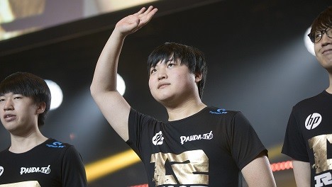 Die LPL sucht einen neuen König: RNG oder Team WE?