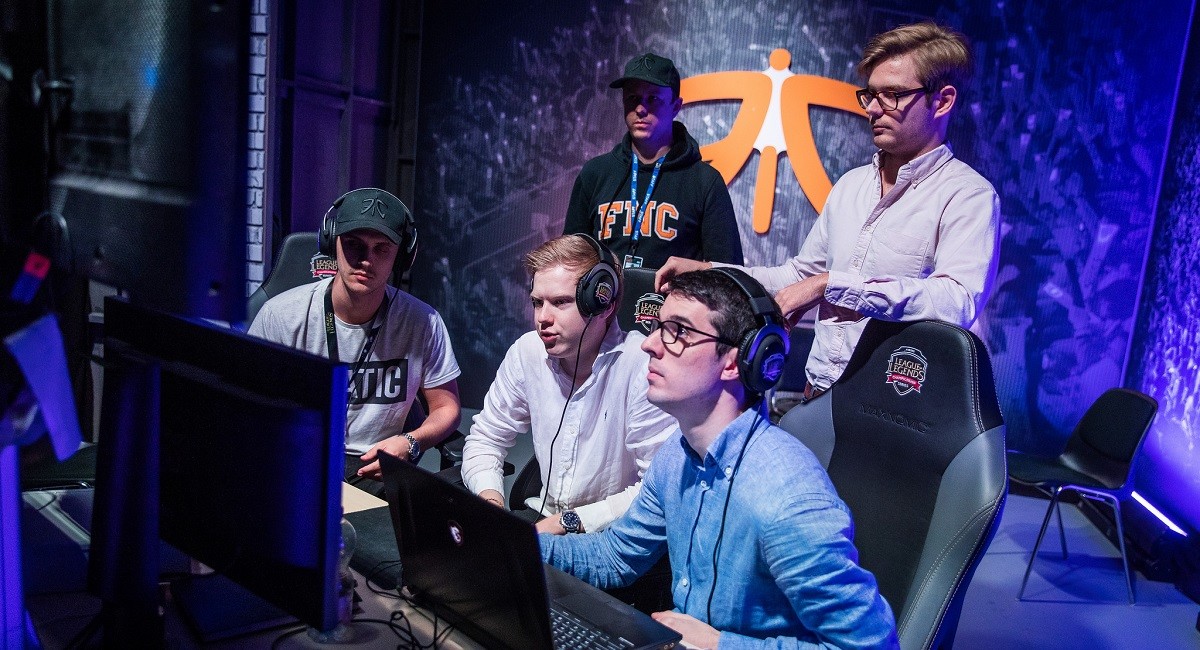 Play-In-Phase: Spielplan steht - Fnatic muss zunächst zuschauen
