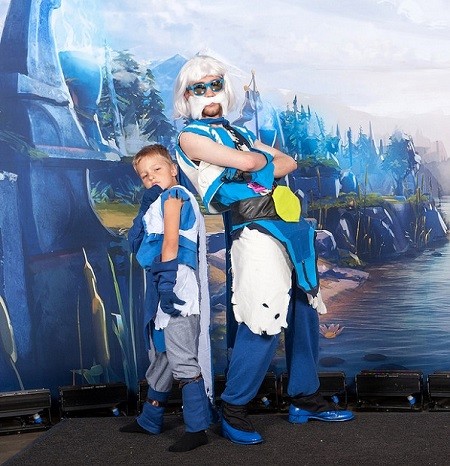 zeus dota 2 cosplay